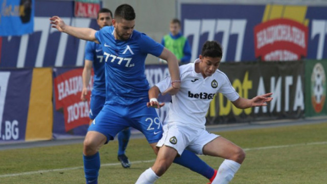 Филип Кръстев подписа с Манчестър Сити, остава в Славия до Нова година